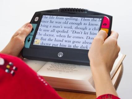 Picture of Juno magnifier on student desk.
